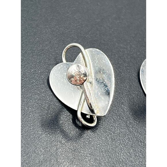 CARL ART Signed Vintage Sterling Silver Ribbed HEART Screw Back Earrings - Picture 9 of 9